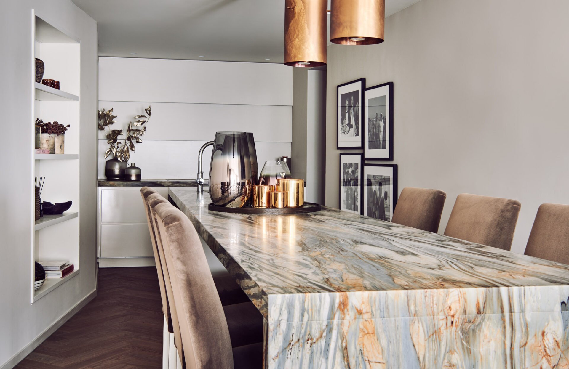 interior design marble gold dinner table gold lamps